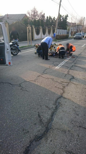 Femeie, de 65 de ani, accidentată de un motociclist, de 18 ani, la Titu