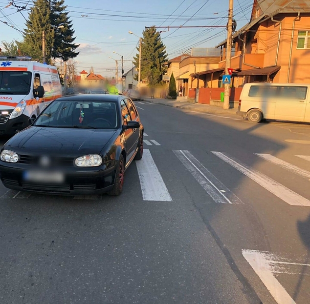 Accident pe trecerea pentru pietoni, în Târgovişte. Un şofer, de 24 de ani, a dat peste un bătrân, de 72 de ani