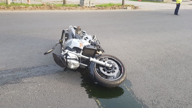 Ultima oră! Accident cumplit pe strada Petru Cercel, în Târgovişte! Un motociclist este în stare gravă