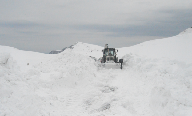 Atenție! Drumul 713, spre Padina, Peștera, ÎNCHIS din cauza zăpezii
