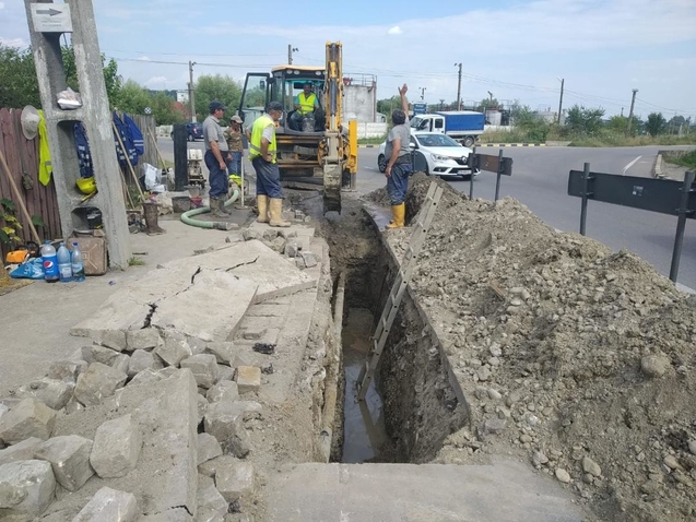 Avarie la rețeaua de apă a municipiului Moreni. Ce străzi sunt afectate