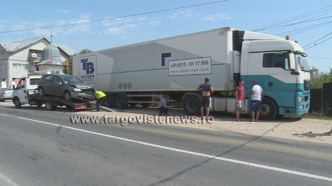 Accident spectaculos, la Petreşti. Trei maşini au fost grav avariate