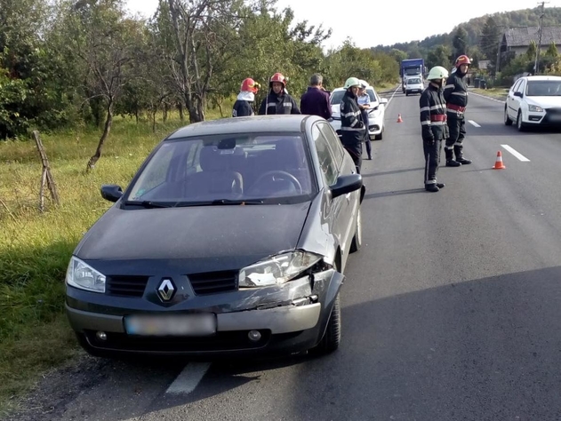 Accident în lanț pe drumul dintre Târgoviște și Pucioasa. Trei mașini au fost avariate