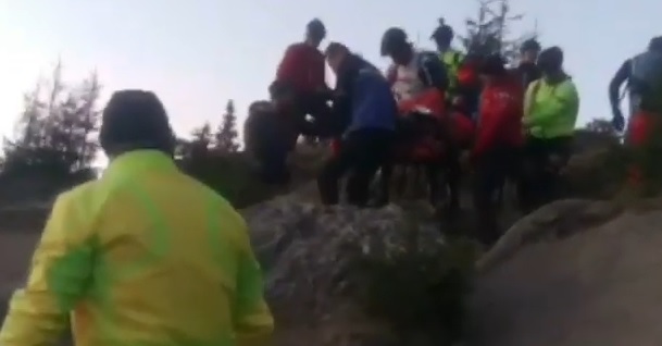 Video – Turist olandez, rănit pe munte. Jandarmii montani şi salvamontiştii i-au sărit în ajutor