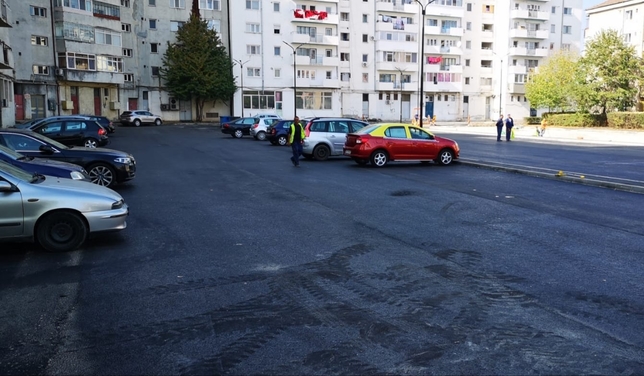 Târgovişte – Primăria vrea să modernizeze şi parcările din  microraioanele 2, 4 şi 9