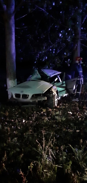 Accident cumplit, noaptea trecută, pe DN 7. Un BMW s-a transformat într-un morman de fiare