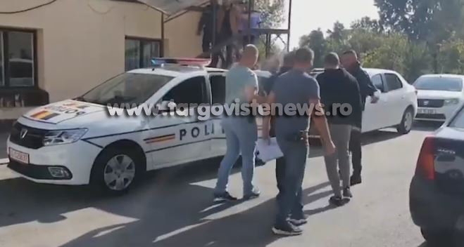 Video – Cinci indivizi au fost reţinuţi de poliţiştii din Găeşti. Ce acuzaţii li se aduc
