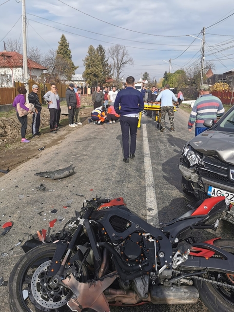 Un motociclist, de 29 de ani, a fost spulberat de o maşină, la Găeşti