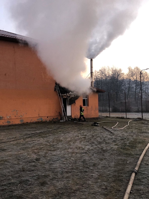 Ultima oră! Incendiu la şcoala din Butoiu de Sus, comuna Hulubeşti. Elevii au fost trimişi acasă