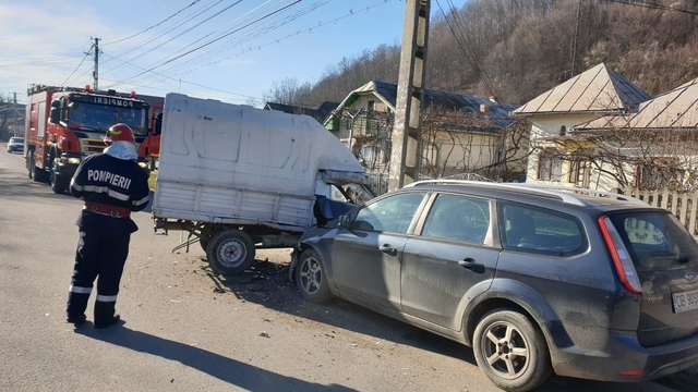 ACUM – Accident la Brăneşti. Un bărbat a fost dus la spital