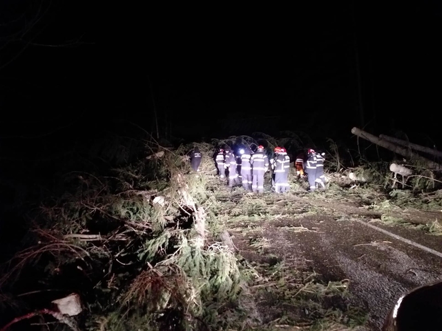 Vijelia a lăsat în urmă dezastru în mai multe localităţi din Prahova