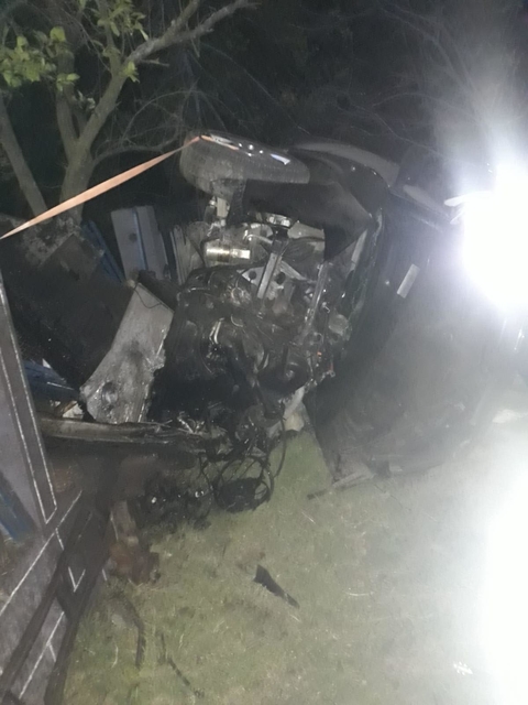 Tragedie în Argeş. Un şofer a murit după ce a intrat cu maşina într-un copac