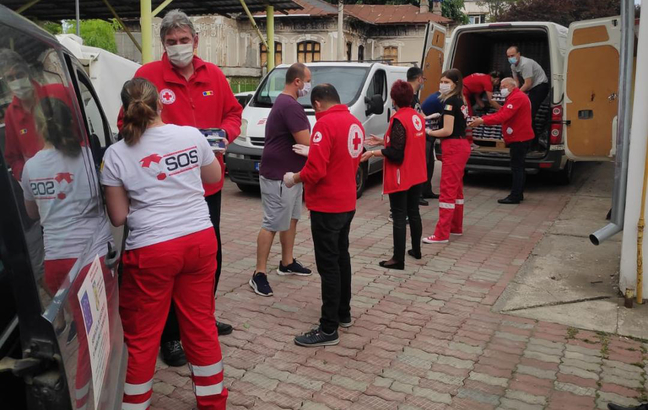 Muller a donat peste 21 de mii de cutii cu iaurt pentru spitalele şi centrele sociale din Dâmboviţa