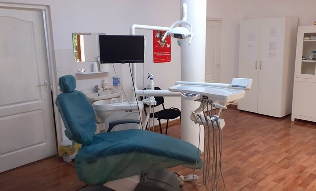 Târgoviște – S-au redeschis două cabinete medicale dentare destinate elevilor