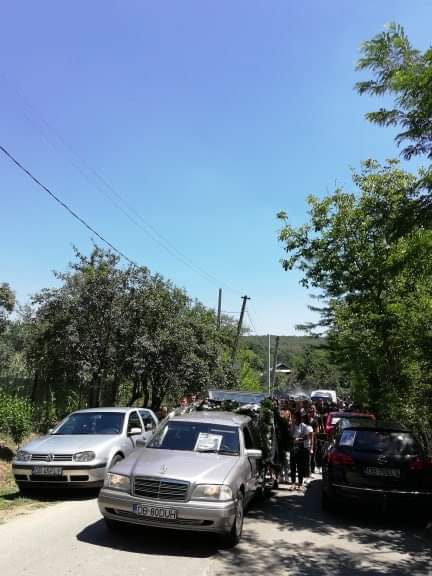 Râuri de lacrimi la Cobia – Emilian, tânărul mort în cumplitul accident de la Găești a fost condus pe ultimul drum
