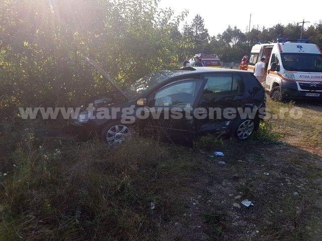 Accident cu doi răniţi şi patru maşini, la ieşirea din Picior de Munte spre Târgovişte