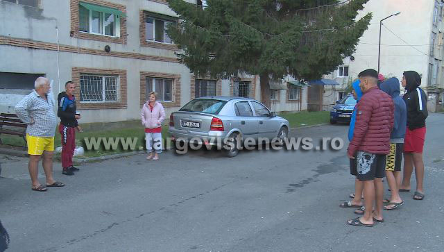 Panică într-un bloc din Târgovişte. O garsonieră a luat foc pentru a treia oară!