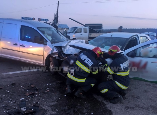 Carambol pe DN 72 între Târgovişte și Găești. Trei mașini au fost serios avariate