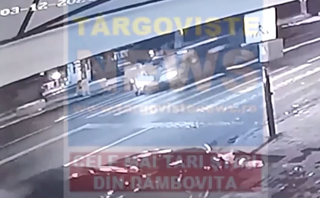 VIDEO – Imagini greu de privit. Accidentul teribil, din faţa COS Târgovişte, surprins de camerele de supraveghere