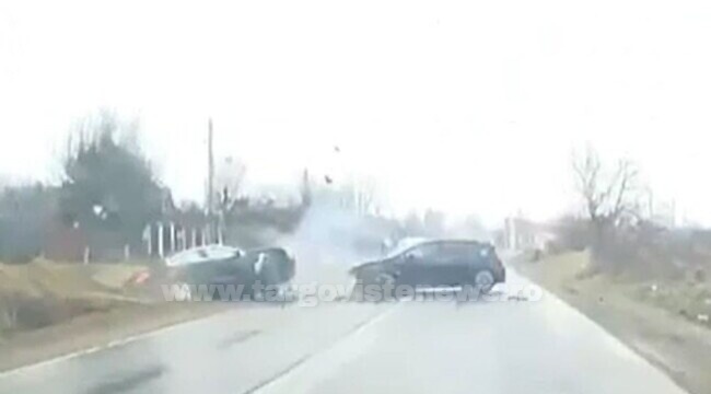 VIDEO – Accidentul groaznic de la Doiceşti, surprins de camera de bord a unui alt vehicul. Trei sportivi au fost răniţi