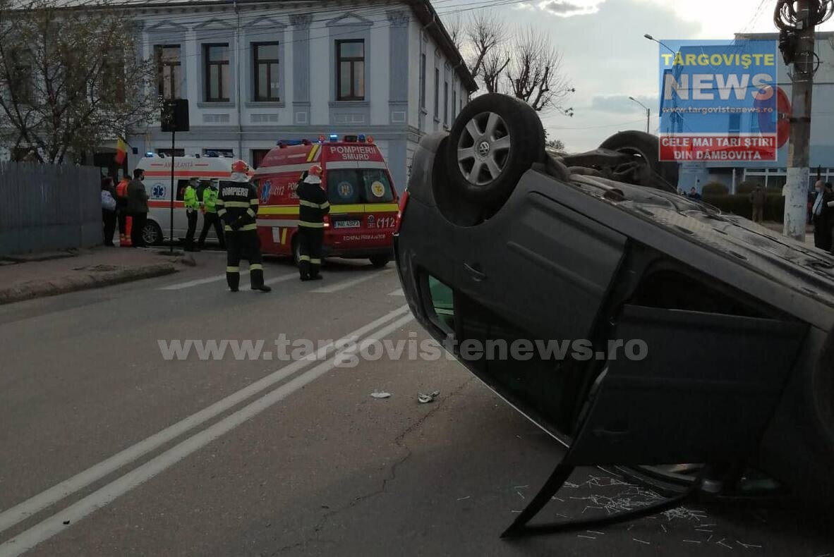 Accident pe Calea Câmpulung, în Târgovişte. O maşină s-a răsturnat în intersecţie