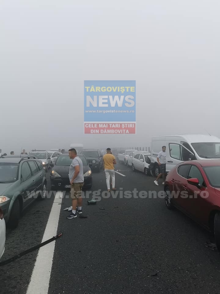 VIDEO – Peste 50 de maşini s-au buşit pe Autostrada Soarelui. Patru oameni sunt grav răniţi