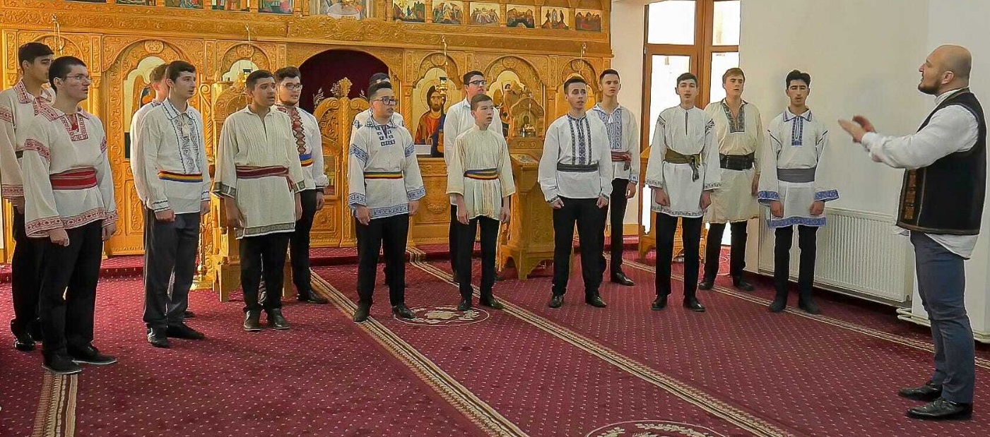 Seminarul Teologic “Sfântul Ioan Gură de Aur” Târgoviște: Bucuria de a fi român