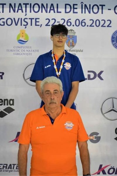 Înotătorul David Neacșu, legitimat la CSM Târgoviște, a câștigat cursa de 50 m liber la Campionatul Național de Cadeți!