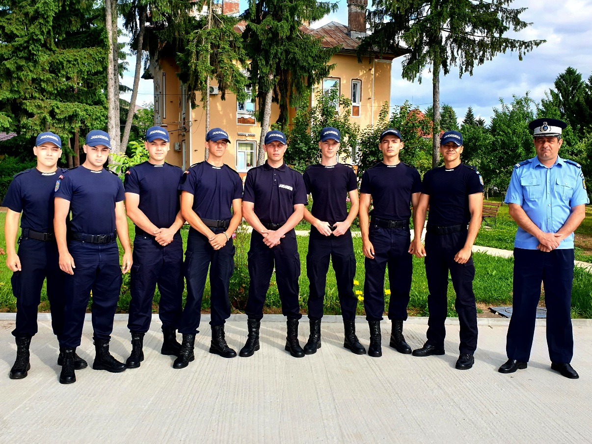 Viitori subofițeri jandarmi, în practică la Jandarmeria Dâmboviţa