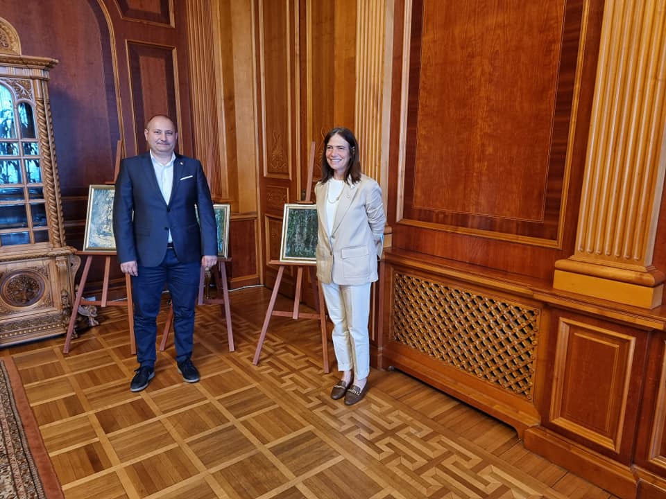 Deputatul Daniel Blaga, întâlnire de lucru cu Excelenţa Sa Maria Teresa Netto dos Santos Mariano Shearman de Macedo, ambasadorul Portugaliei în România