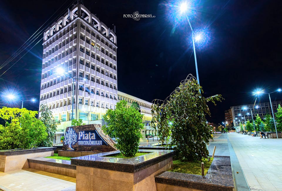 “64 de străzi și 55 de parcări din municipiul Târgoviște vor beneficia de un sistem nou și modern de iluminat public!”