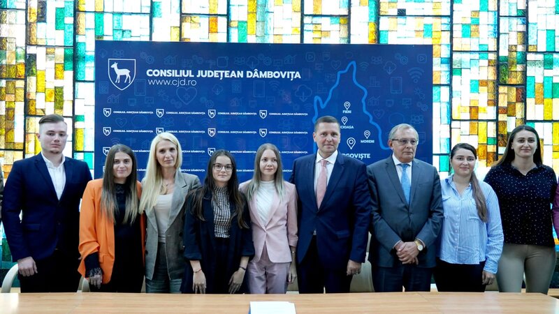 Un nou program de internship debutează la Consiliul Județean Dâmbovița