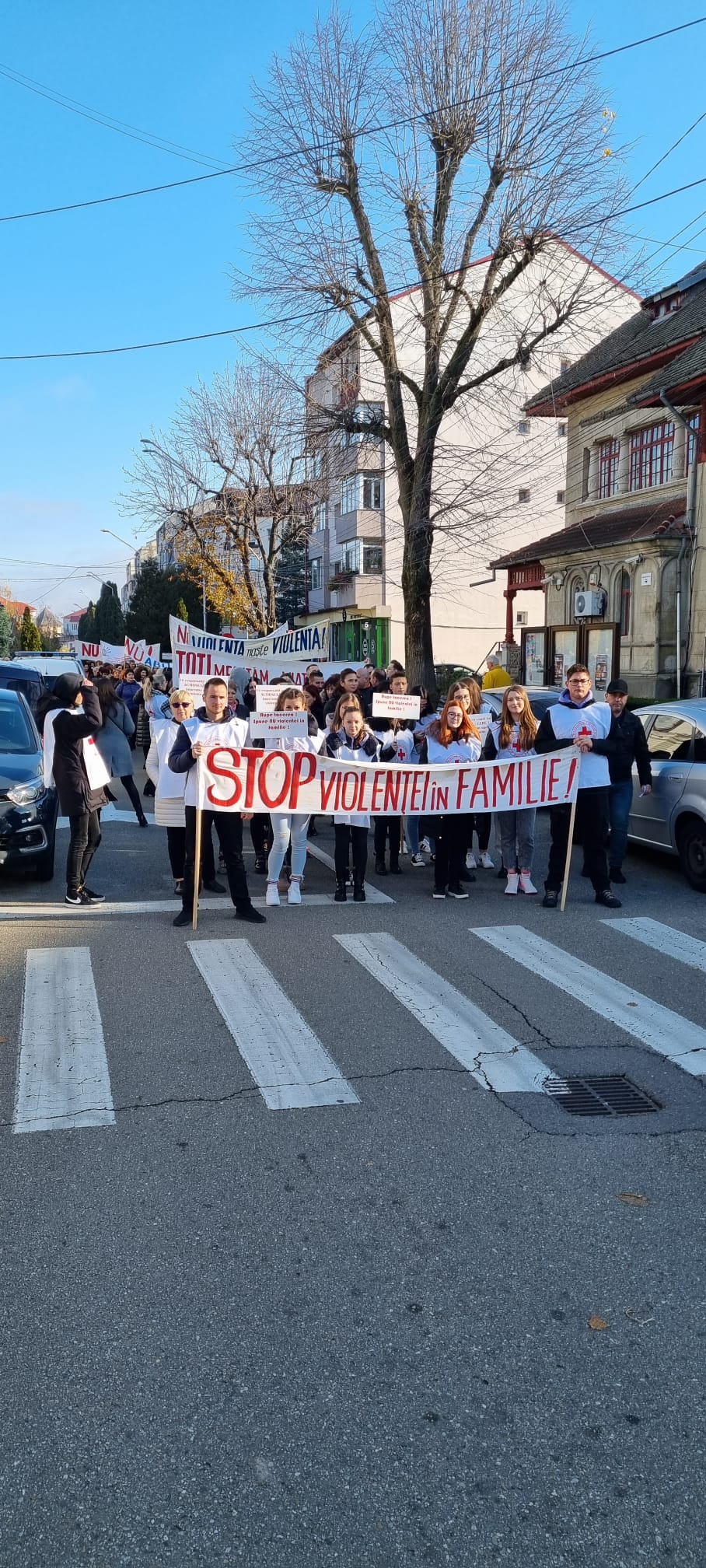 Marş de protest contra violenţei, pe străzile din Târgovişte