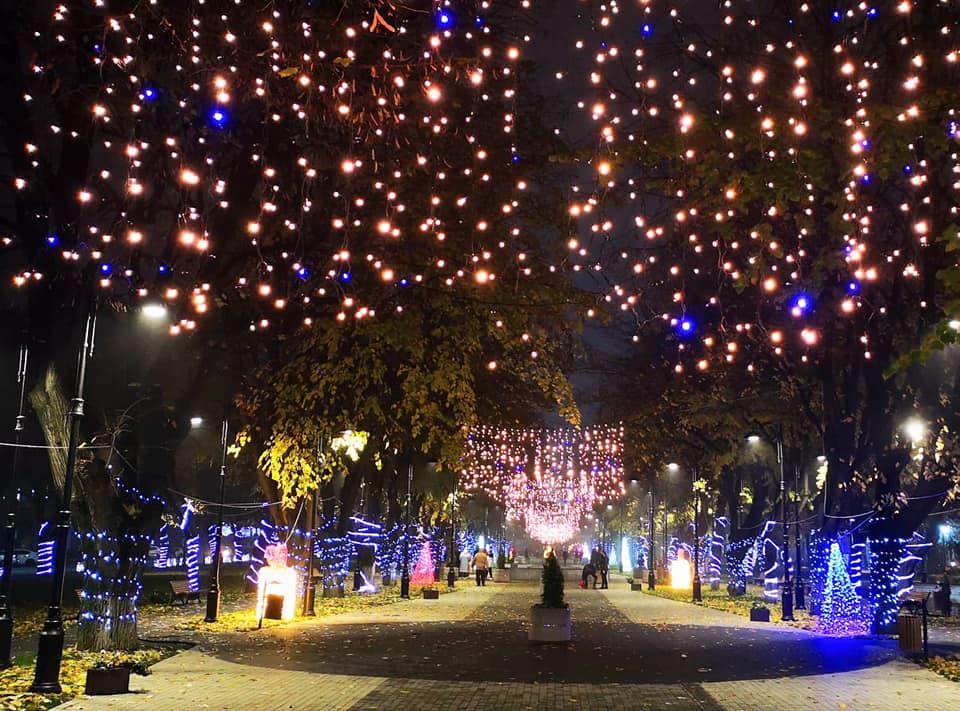 Târgoviște – În această seară, de la ora 18, se aprind luminițele de sărbători