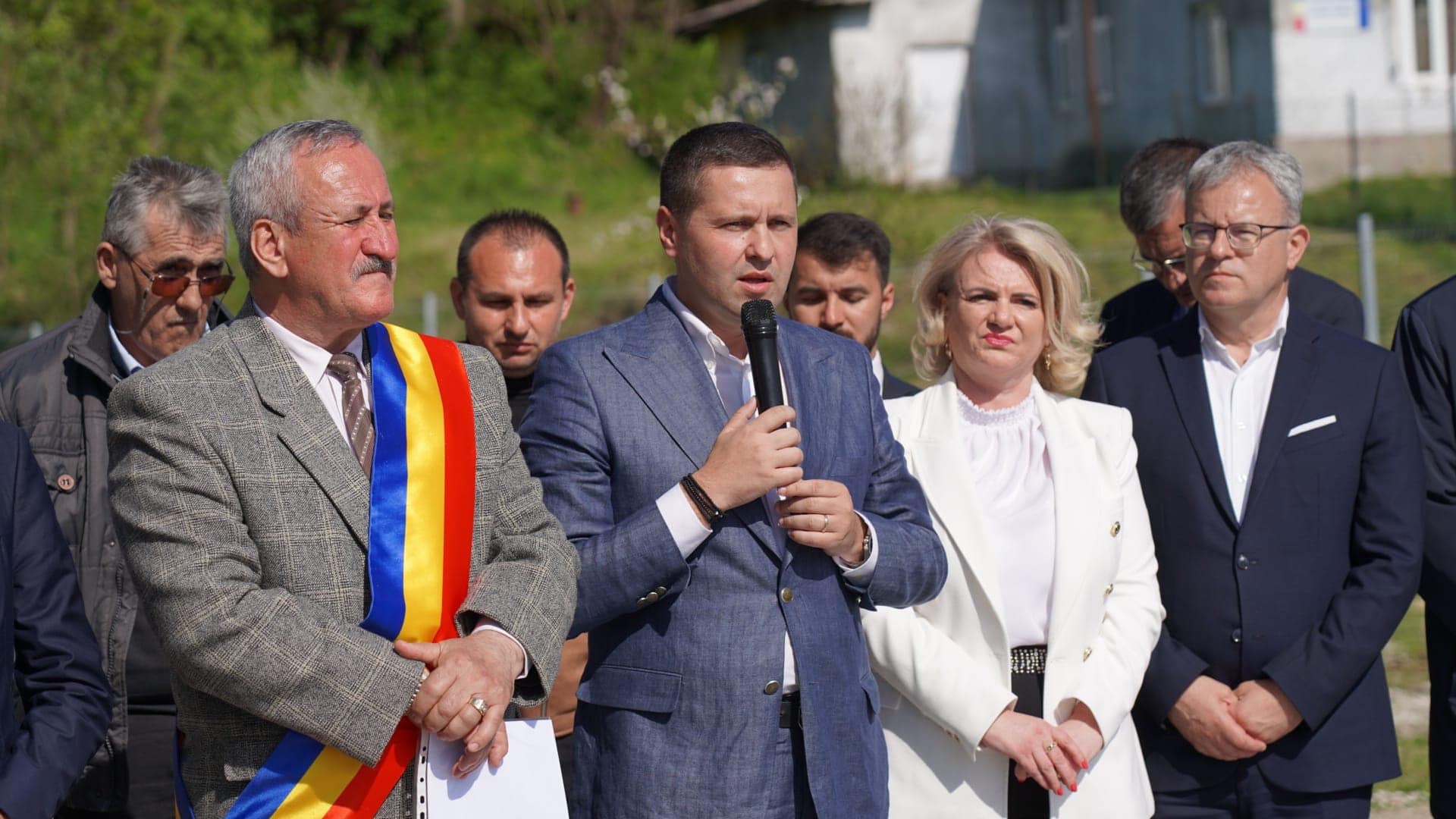 Corneliu Ștefan: ”Astăzi, de Ziua Națională a Tineretului am participat la inaugurarea sălii de sport din Vulcana Pandele”
