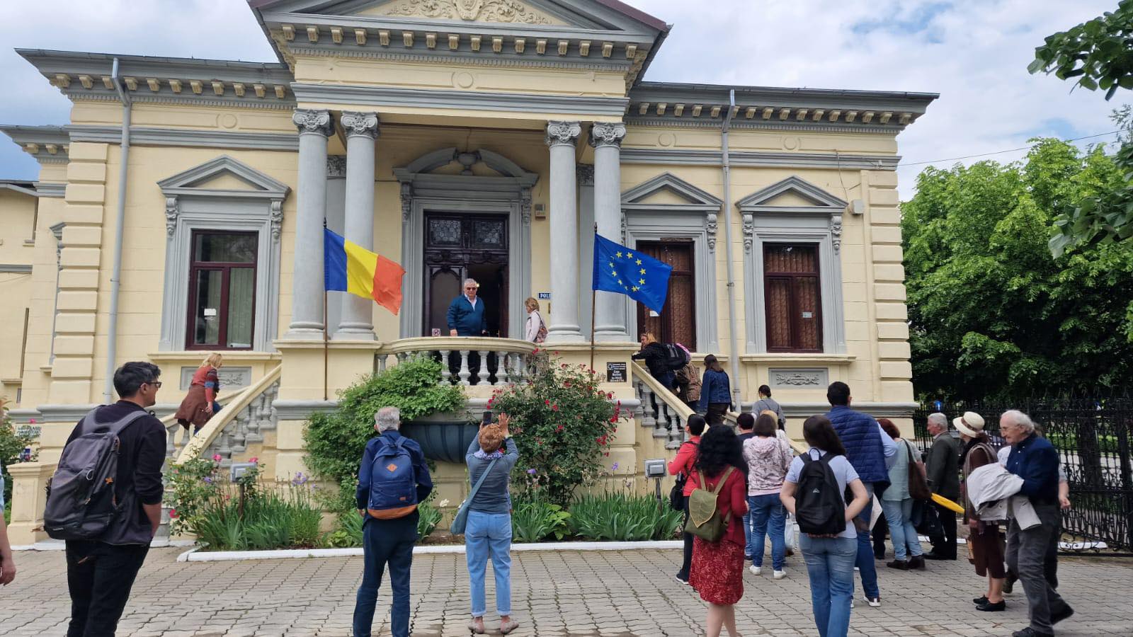 Inițiativă lăudabilă! Primul tur ghidat în Târgoviștea Veche, pentru descoperirea patrimoniului istoric, al Asociației Târgoviștea Restaurată