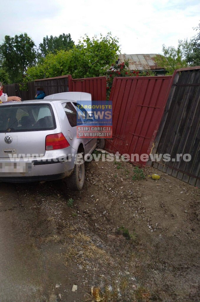 ACUM – Accident în satul Serdanu, comuna Lungulețu. Cine era la volanul mașinii care a intrat în gard