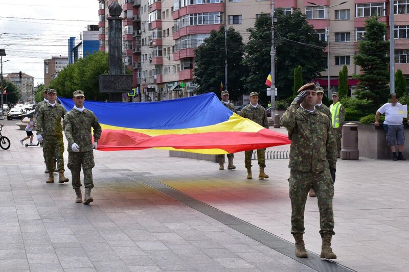 La mulți ani, România! La mulți ani, Drapelului Național al României!