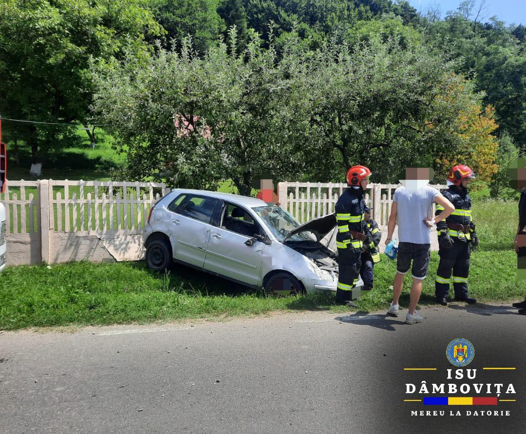 Un tânăr din Râu Alb a ajuns cu mașina în șanț, la Voinești