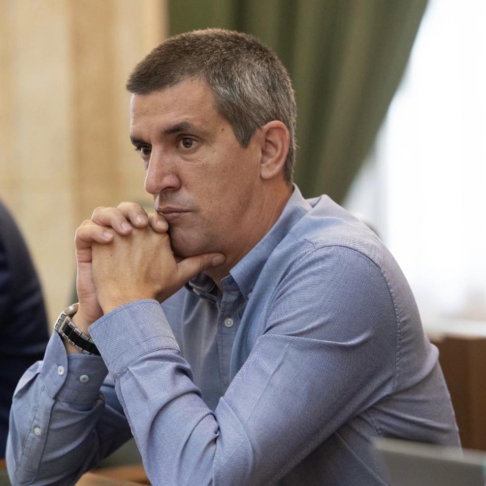 Cum l-a supărat senatorul Dragoș Popescu pe șeful de post al Poliției Răzvad