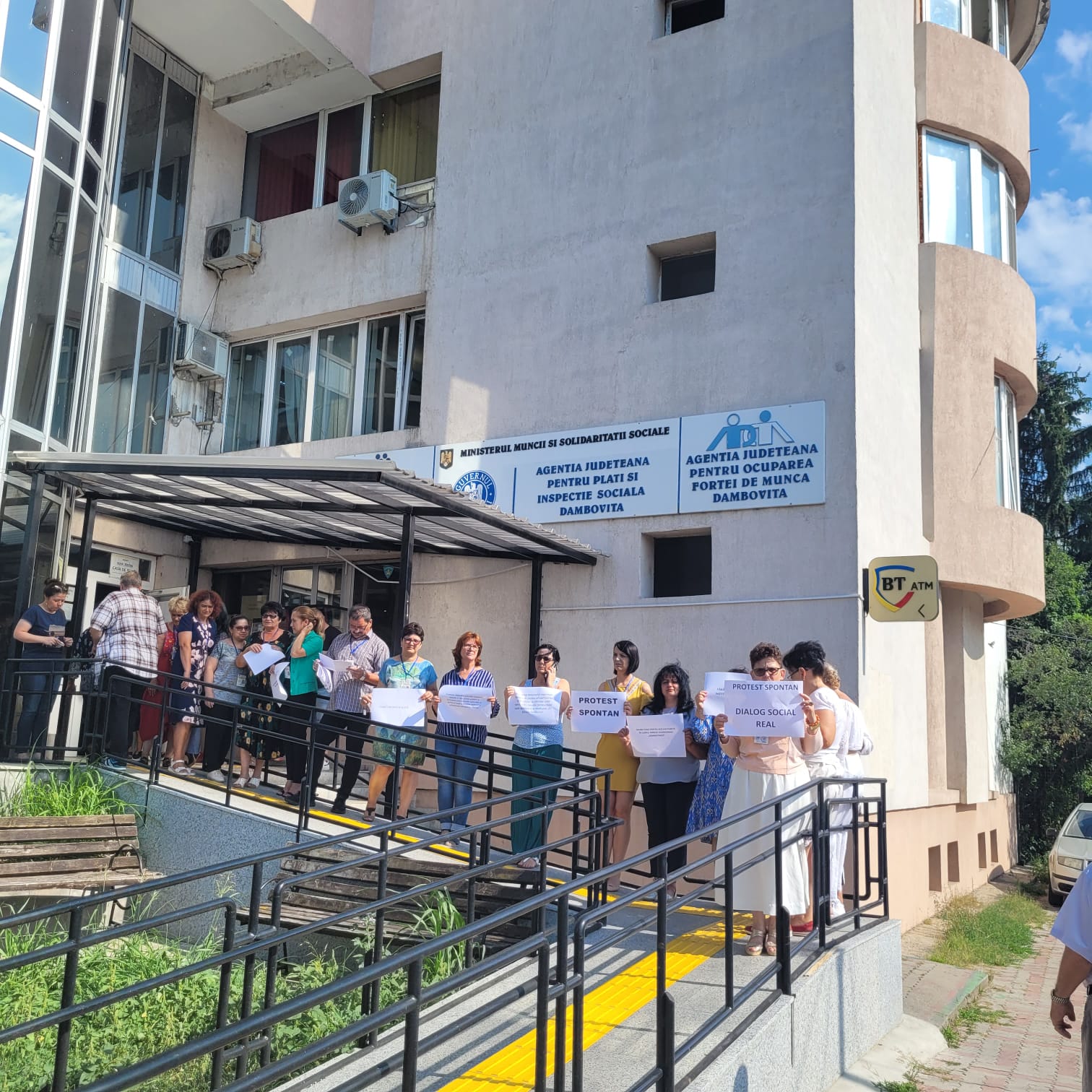 ​Salariații AJPIS Dâmbovița protestează. Care sunt revendicările