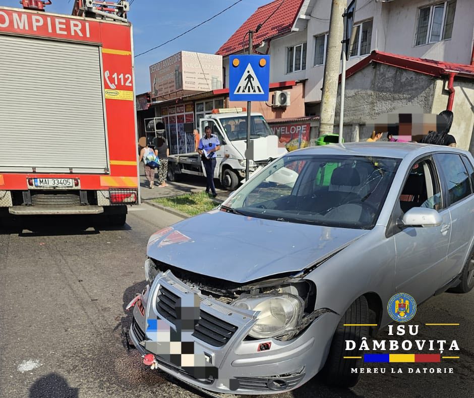 Accident în Târgoviște. O șoferiță a intrat cu mașina în autoturismul unui bărbat. O pasageră a avut nevoie de ajutor medical