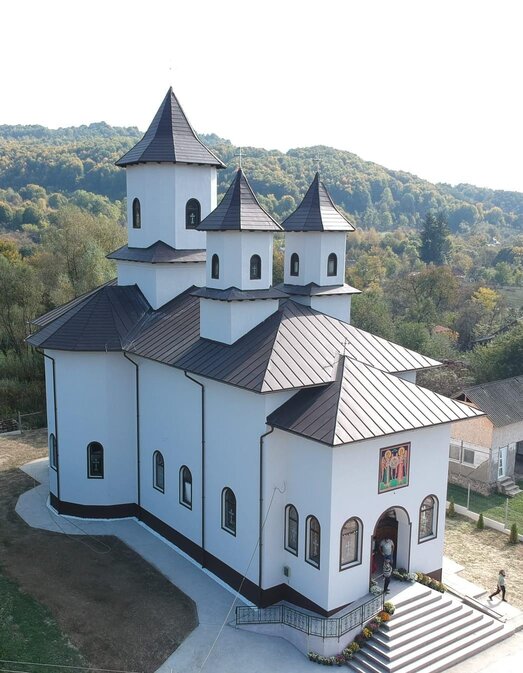 A fost târnosită noua biserică din Bărbuleţu