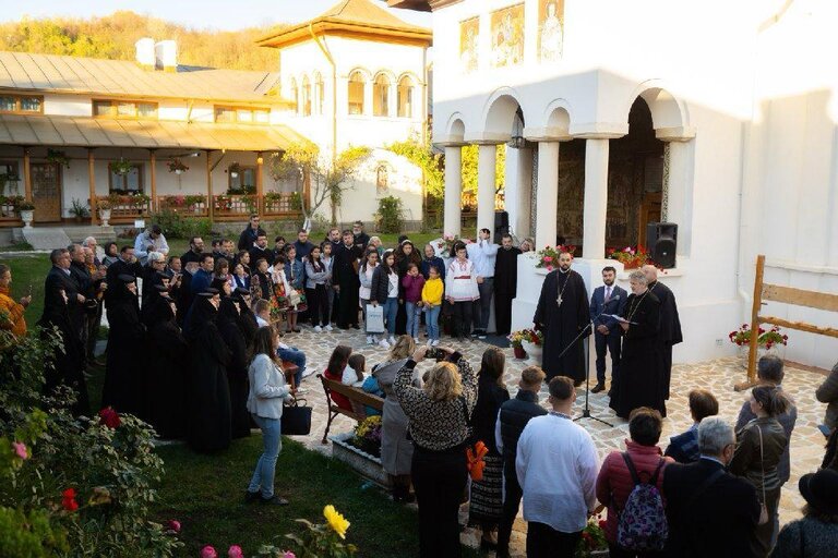 Un an de la târnosirea bisericii Mânăstirii Viforâta