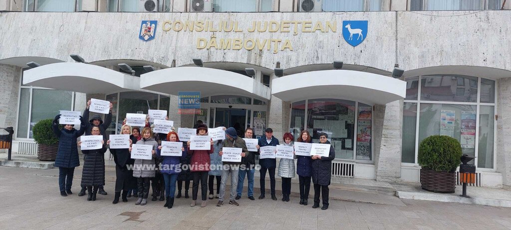 Şi angajaţii Direcţiei de Statistică Dâmboviţa protestează: “Încercăm să supraviețuim cu un salariu de mizerie!”