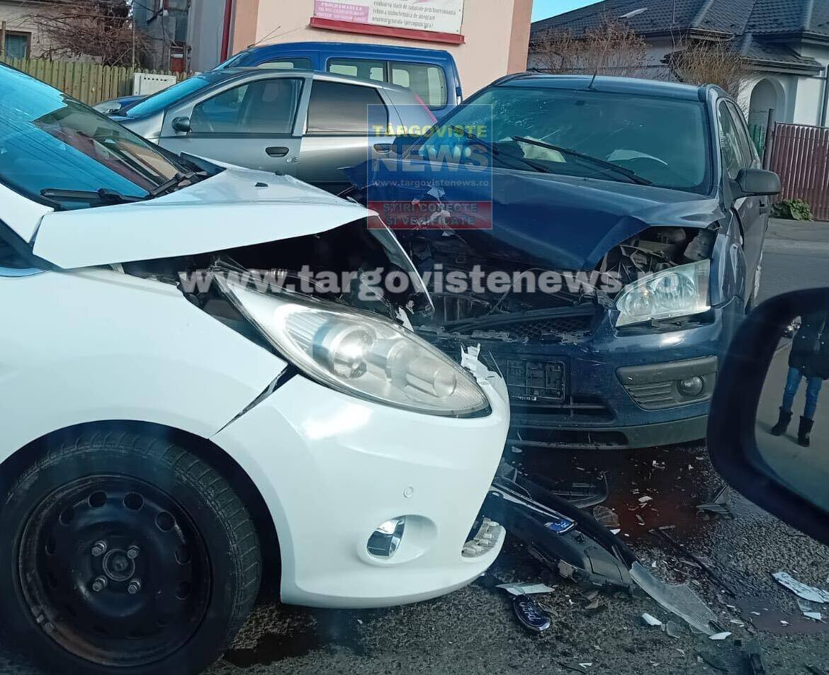 Accident în lanţ, pe strada Magrini, în Târgovişte. Trei maşini au fost avariate, un şofer este rănit