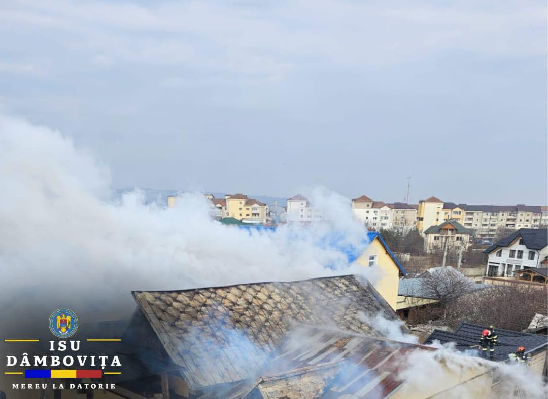 O pensiune a luat foc, pe Bulevardul Eroilor, în Târgoviște