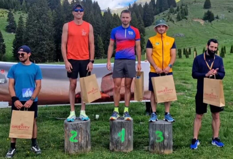 Jandarmul montan Ionuţ Timofte, pe podium la concursul de alergare montană “Atinge Omu”